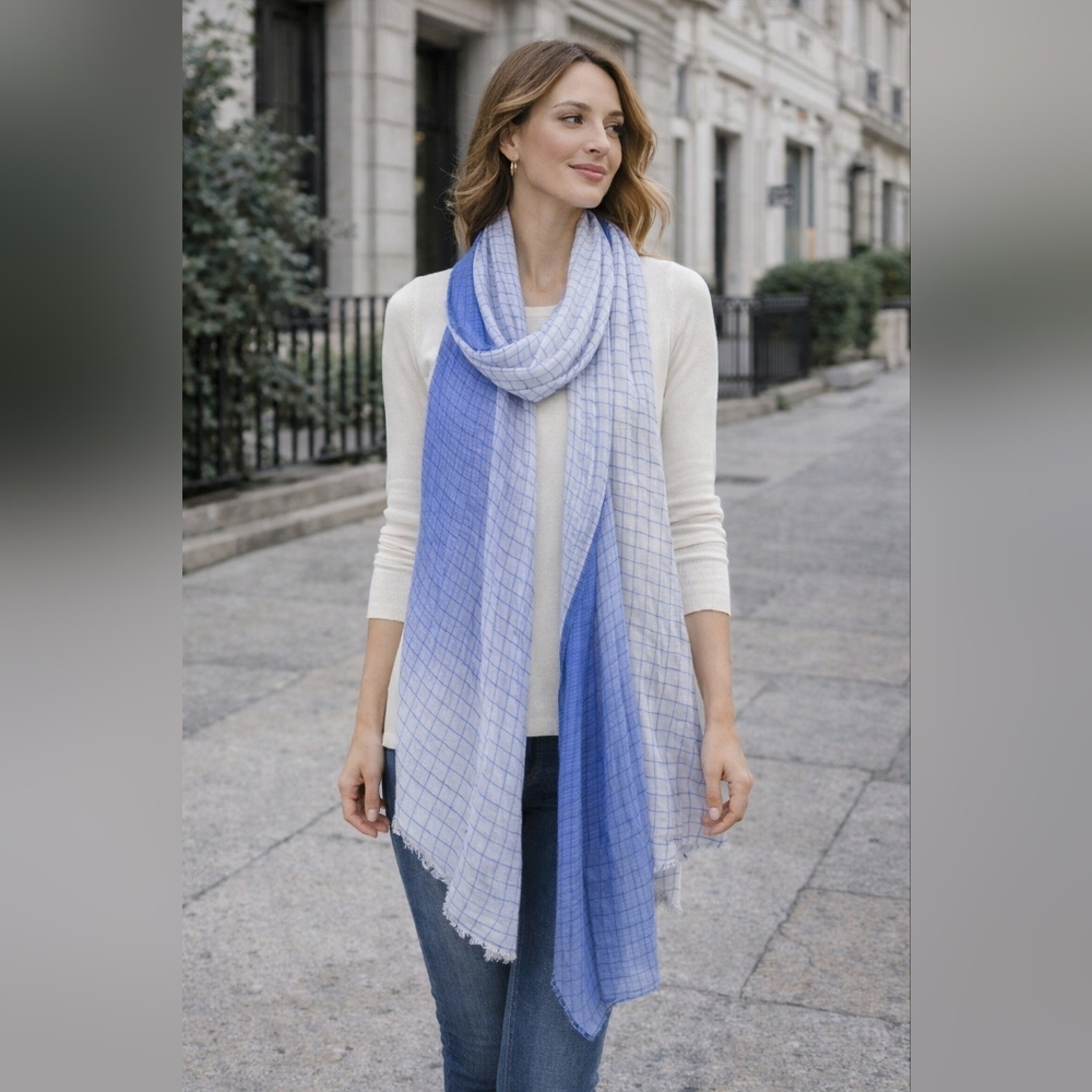 GAP | Blue and White Scarf | Size 188 x 70 cm